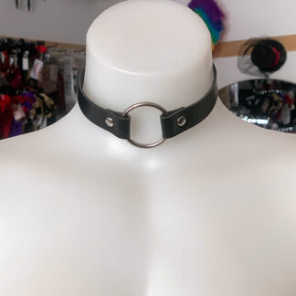 Ring Choker - Faux Leather- Black Front