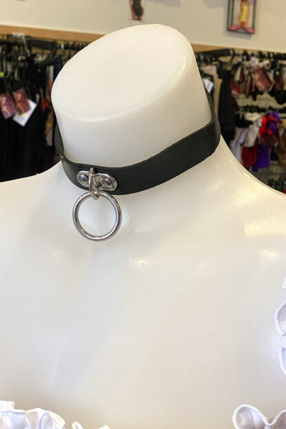 Hanging Ring Choker - Faux Leather- Black Side